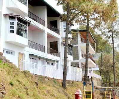 https://imgcld.yatra.com/ytimages/image/upload/t_hotel_yatra_city_desktop/v1463041123/Domestic Hotels/Hotels_Kasauli/Hotel Blossom Resort/Children_Park.jpg